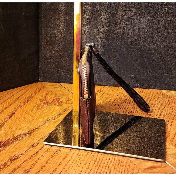 Coach Corner Brown Cross Grain Leather Wristlet - Picture 5 of 8